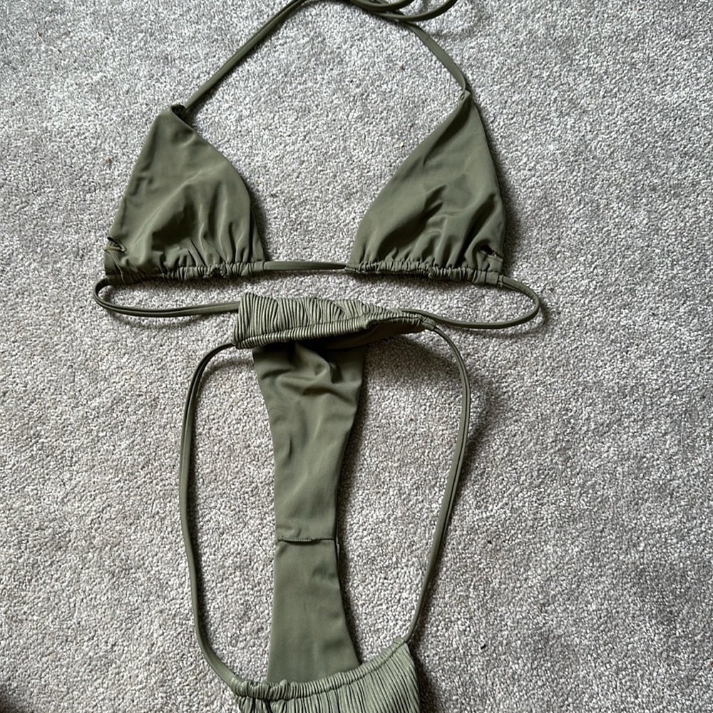 Berry Beachy Bikini - Picture 2 of 2